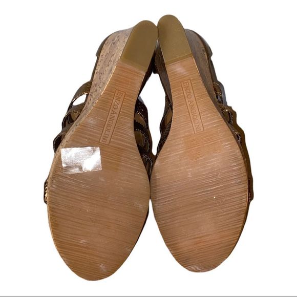 Enzo Angiolini || Gold Wedge Sandals || 9 - Picture 7 of 7